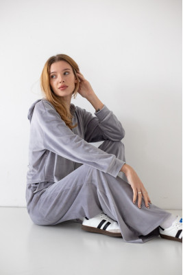 Костюм жіночий